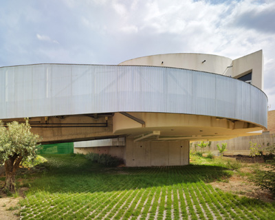 XPIRAL: introverted house, spain