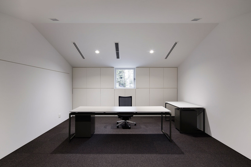 sugawaradaisuke: aqua plannet headquarters / office in forest