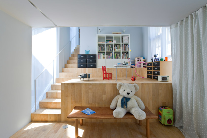 komada architects office: SLIDE house