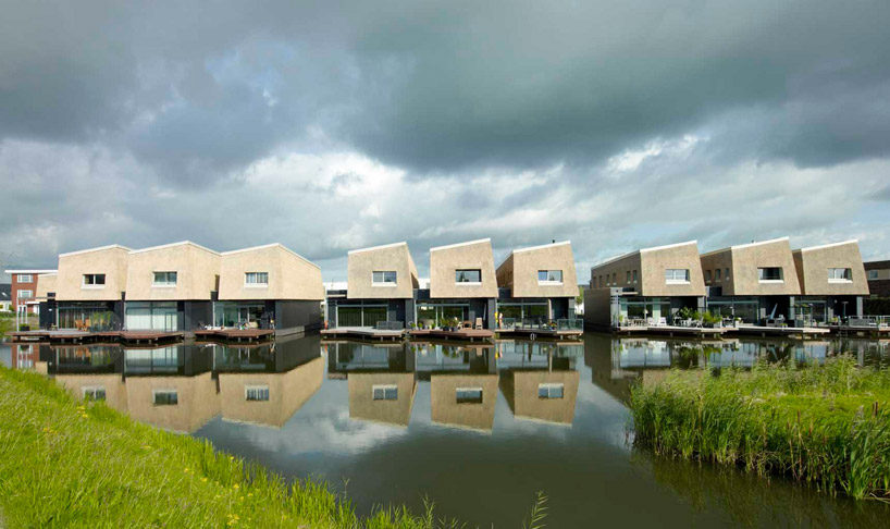 'water + reed' luxury villas built on water by BLAUW architecten 