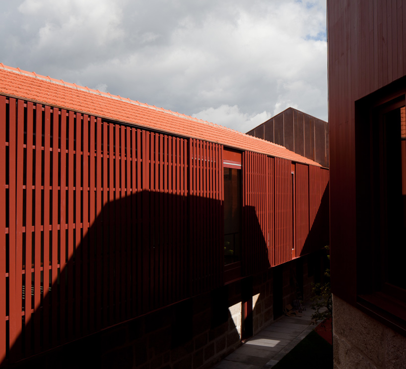 pitagoras arquitectos: center for advanced post graduate education