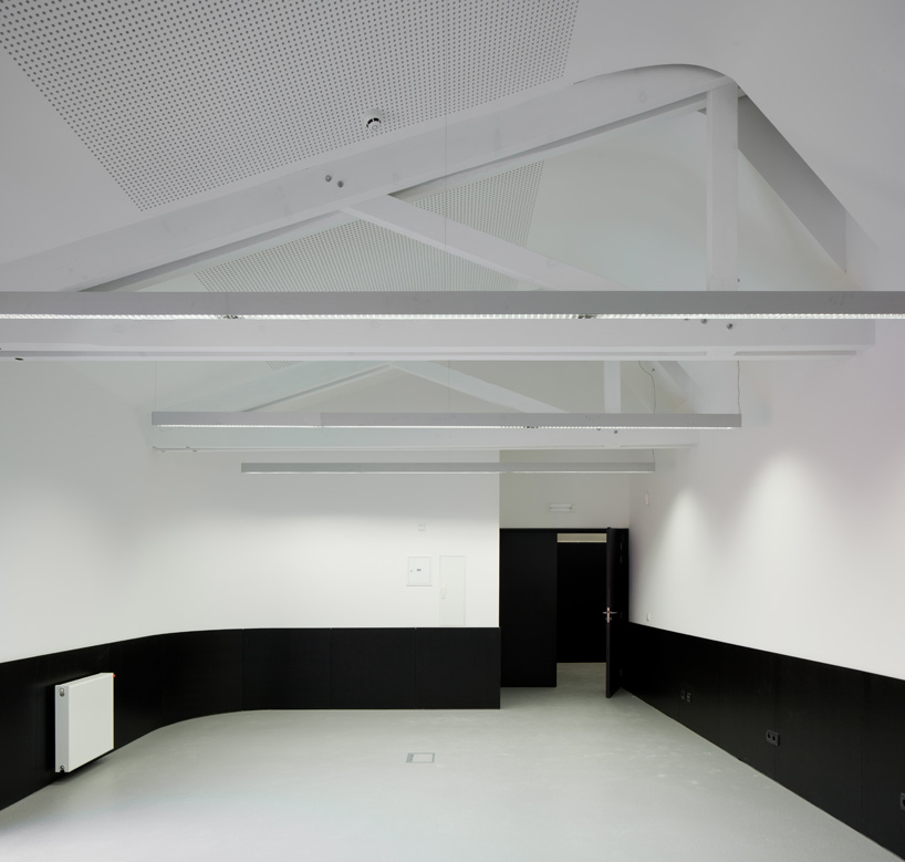 pitagoras arquitectos: center for advanced post graduate education