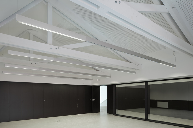 pitagoras arquitectos: center for advanced post graduate education