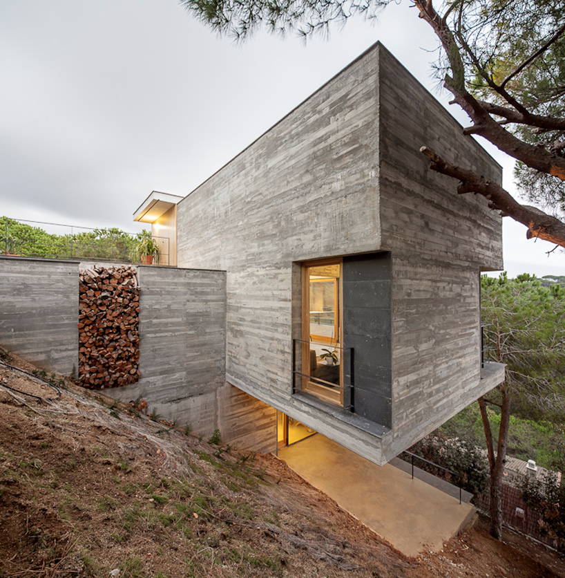 isern associats: house in sant pol de mar
