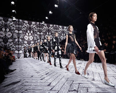 studio job: rebellious sophistication for viktor & rolf