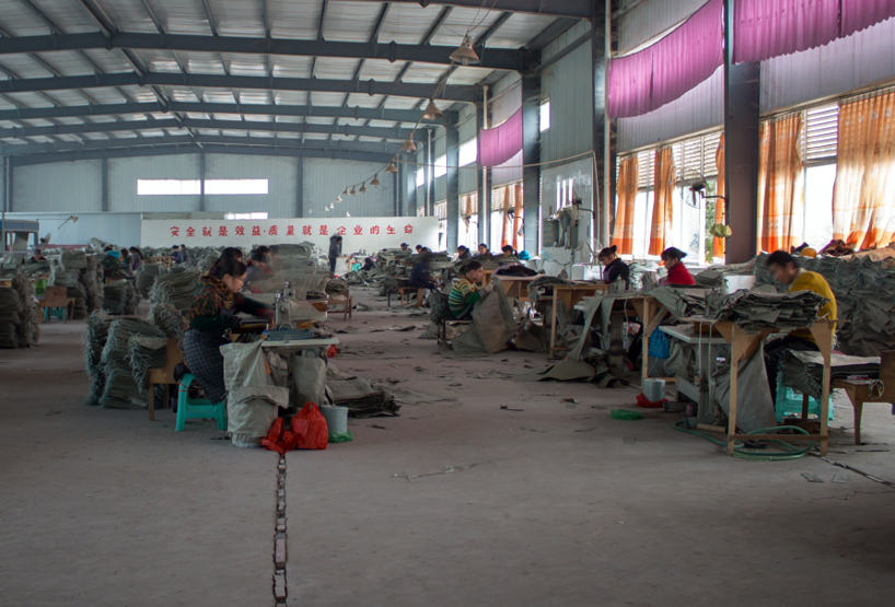 a journey through the yangtze river's transformation by 	jorge mañes rubio