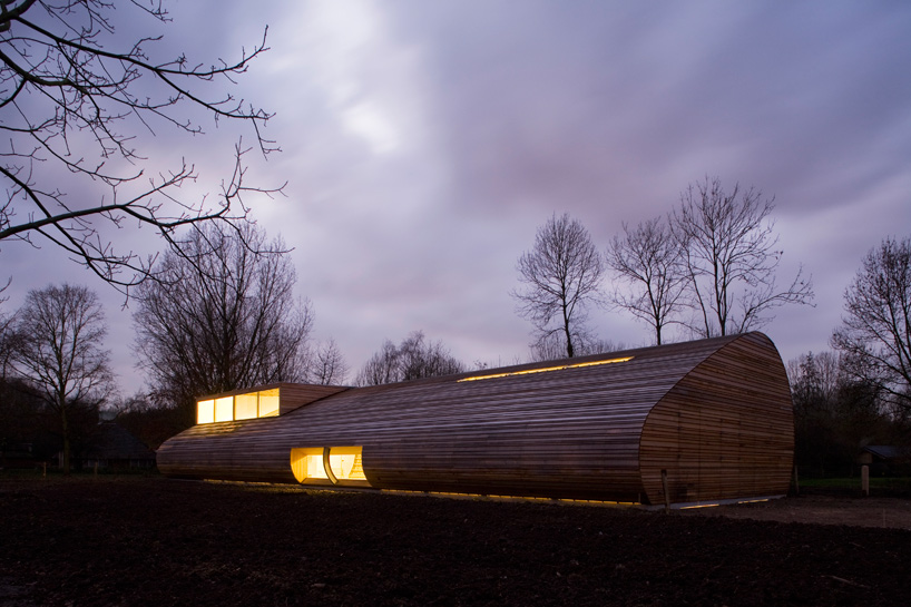 70F architecture: sheep stable in almere
