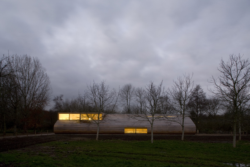 70F architecture: sheep stable in almere