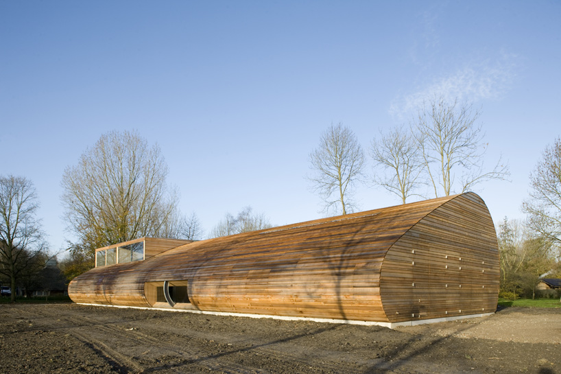 70F architecture: sheep stable in almere