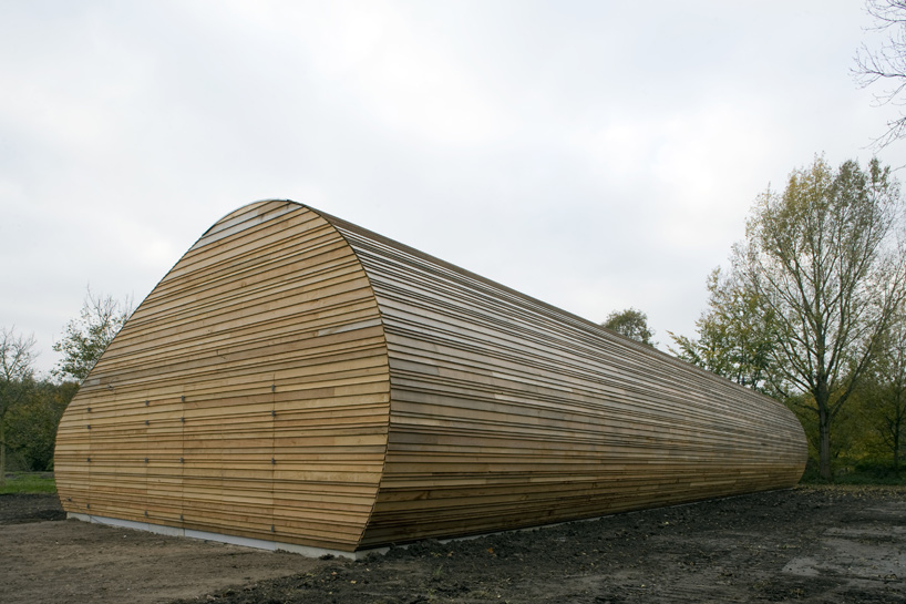 70F architecture: sheep stable in almere