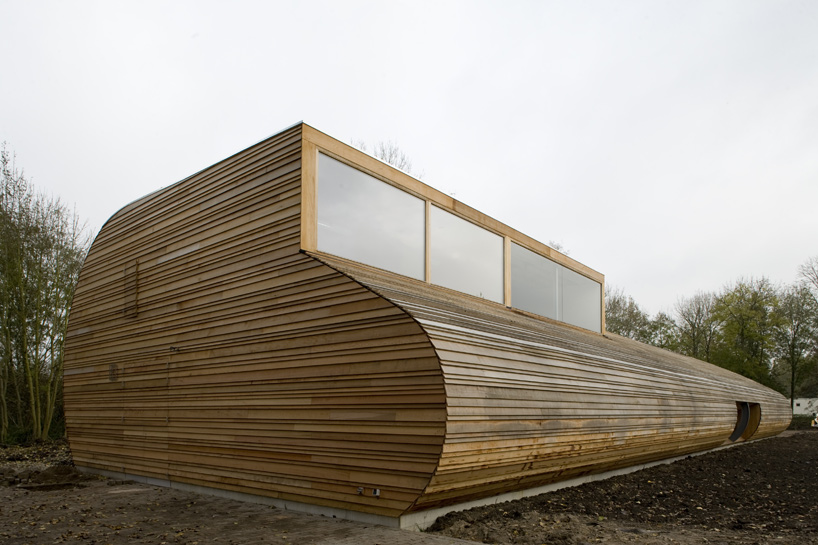 70F architecture: sheep stable in almere