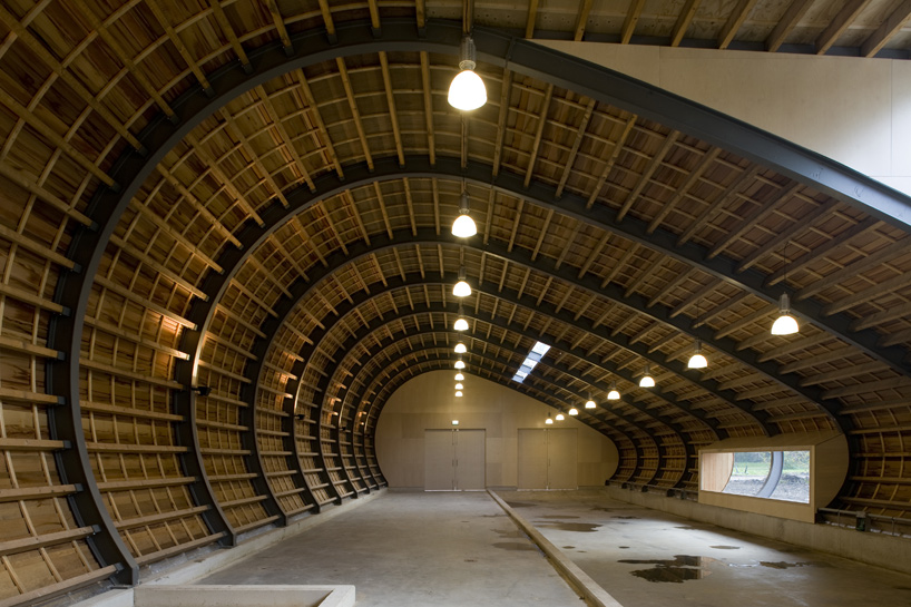 70F architecture: sheep stable in almere