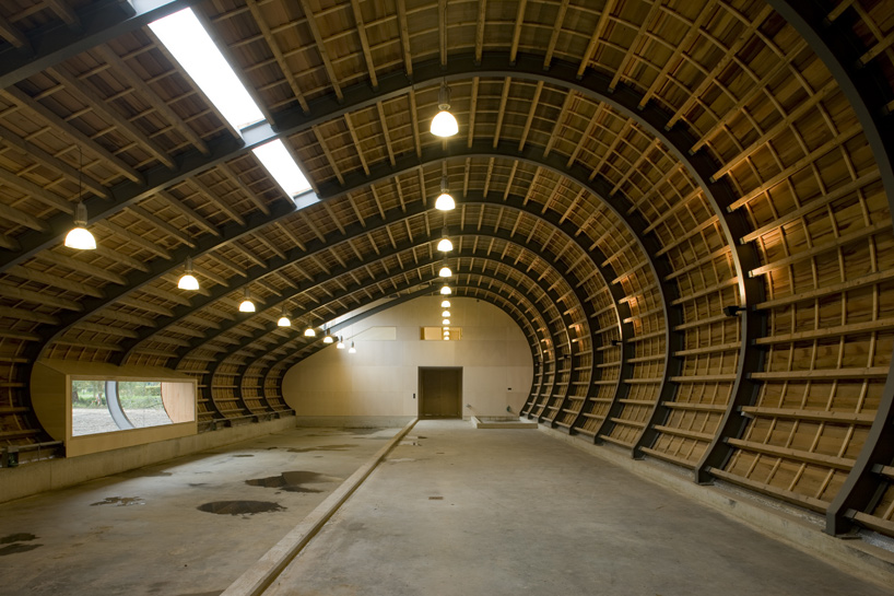 70F architecture: sheep stable in almere