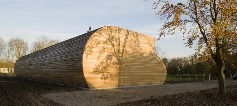 70F architecture: sheep stable in almere