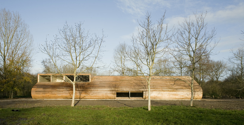 70F architecture: sheep stable in almere