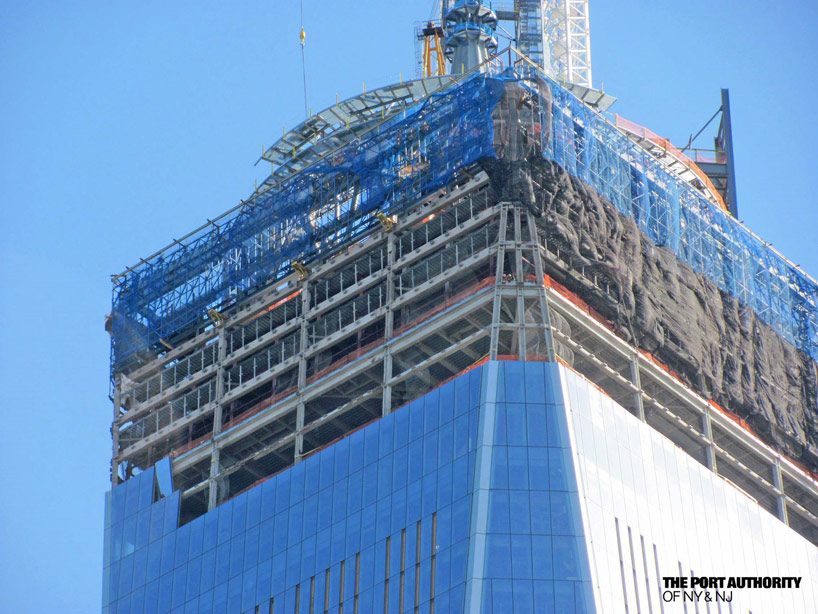 one world trade center topping out ceremony delayed
