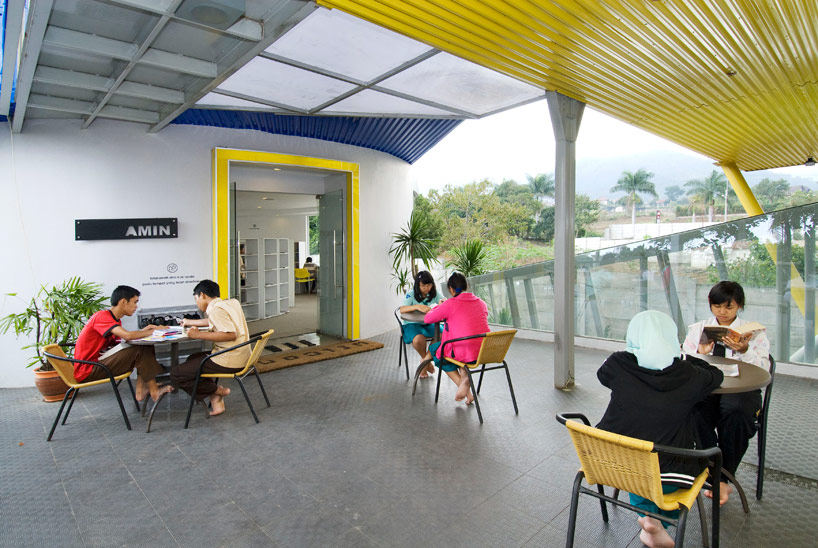dpavilion architects: amin shipping container library 