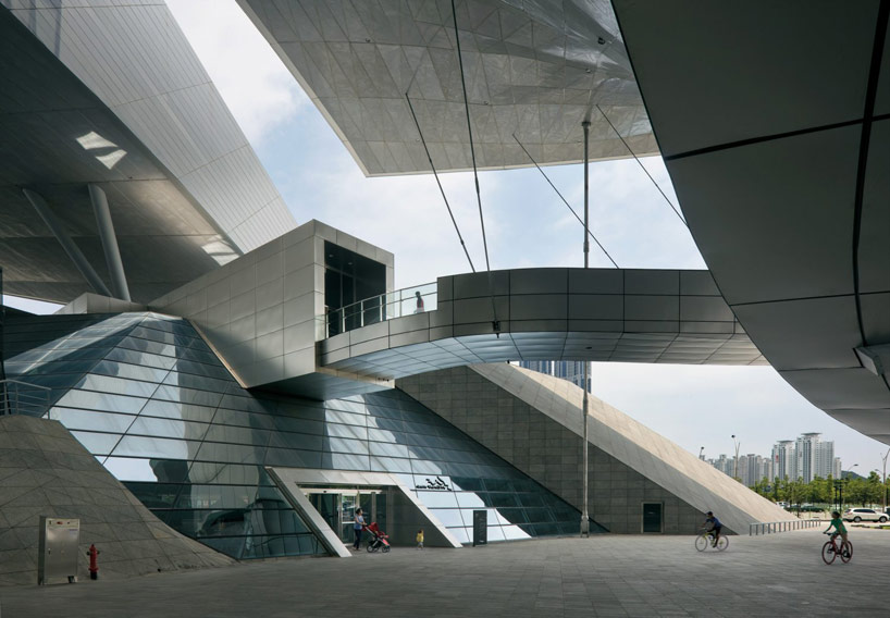 coop himmelb(l)au: busan cinema center