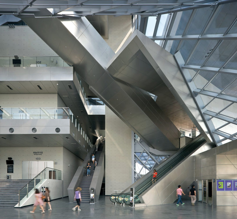 coop himmelb(l)au: busan cinema center