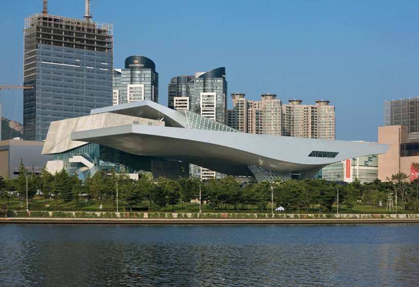 coop himmelb(l)au: busan cinema center