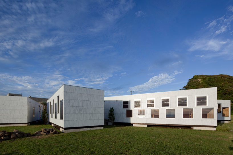 yasutaka yoshimura architects: hostel in kyonan