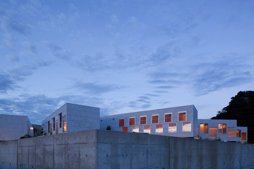 yasutaka yoshimura architects: hostel in kyonan