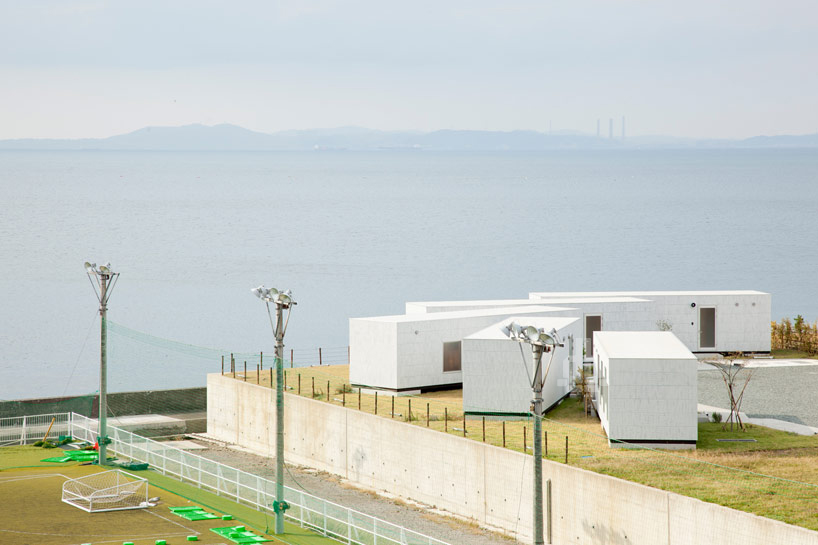 yasutaka yoshimura architects: hostel in kyonan