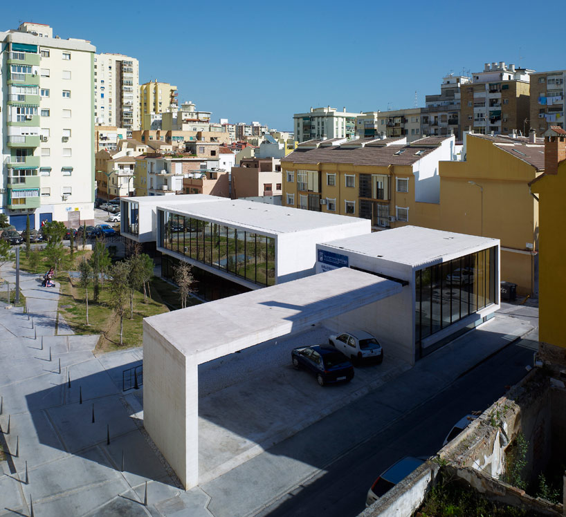 castroferro arquitectos: elevated concrete library in malaga 