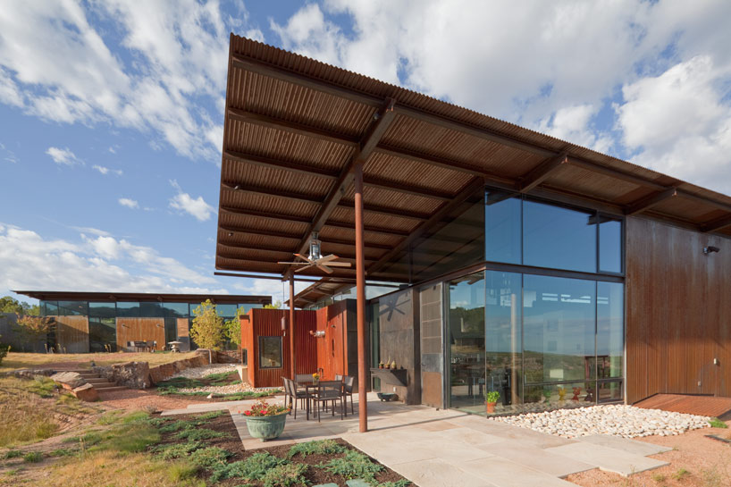 lake flato architects: desert house in santa fe
