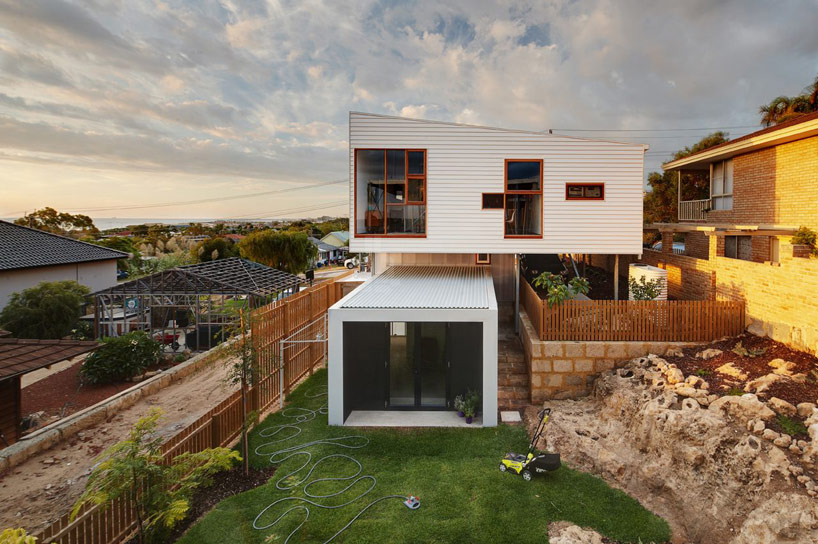 david barr + ross brewin architects in association: suburban beach house