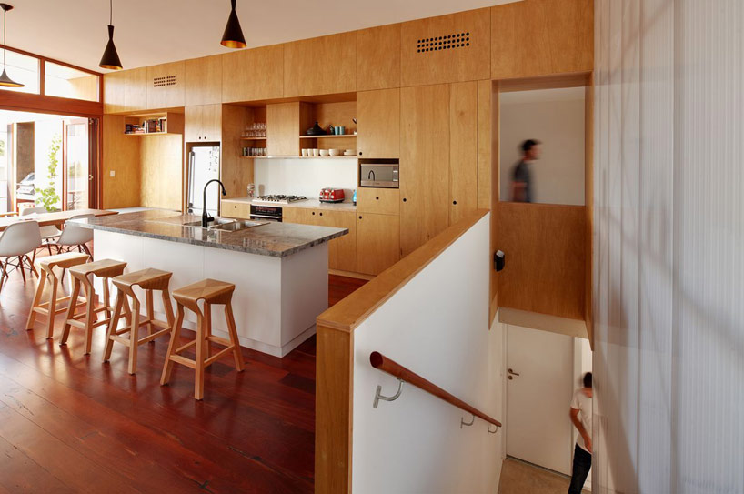 david barr + ross brewin architects in association: suburban beach house