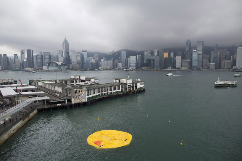 florentijn hofman's giant rubber duck is back in town!