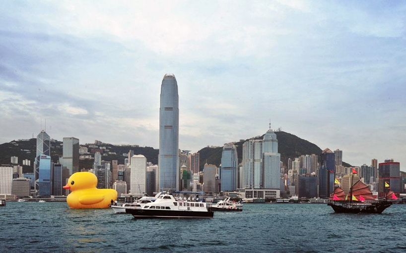 florentijn hofman's giant inflatable rubber duck floats into hong kong