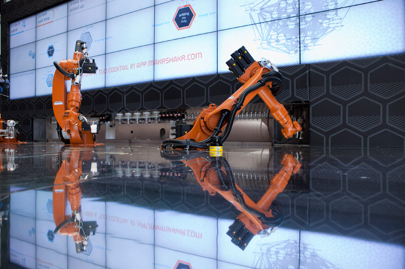 makr shakr robotic bartender by MIT senseable lab + carlo ratti