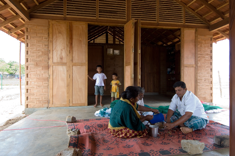 shigeru ban: post-tsunami housing for kirinda, sri lanka shigeru ban: post tsunami housing for kirinda, sri lanka