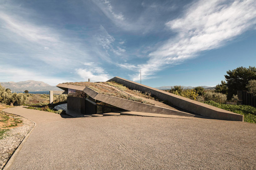 tense architecture network: residence in sikamino, greece