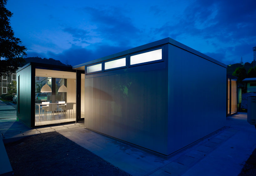 zai shirakawa + hiroshi tomikawa: kanbara aluminum gatehouse in shizuoka, japan