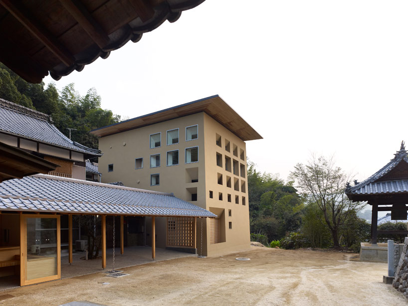 zai shirakawa: office and living quarters at eifuku ji temple