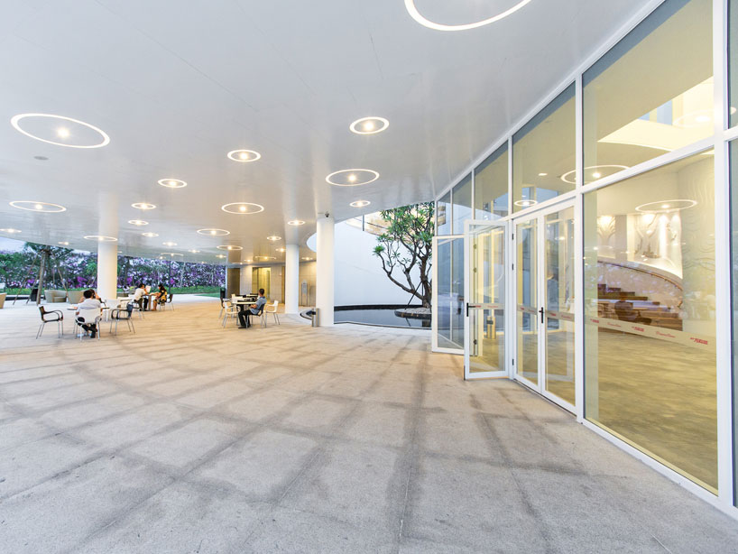 AECOM: vanke sales house models sustainability in china  