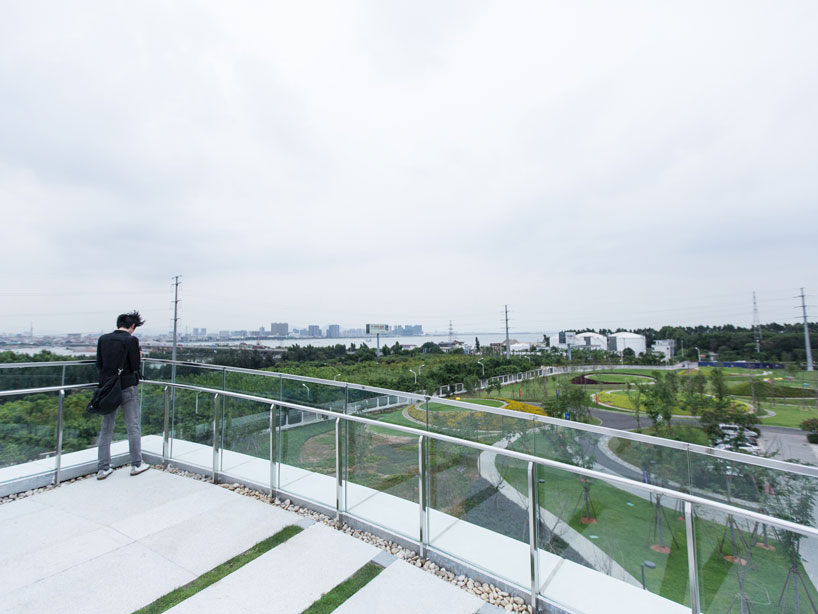 AECOM: vanke sales house models sustainability in china  