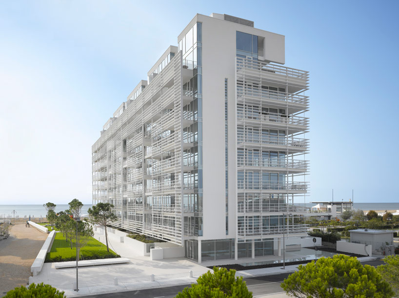 richard meier architects: jesolo lido condominium complete
