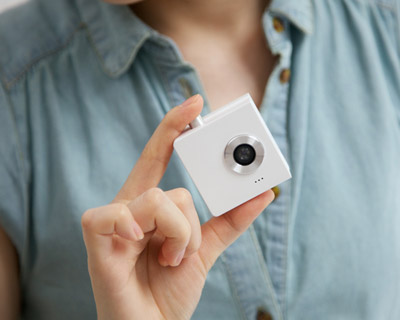 the duo camera by chin-wei liao splits in half