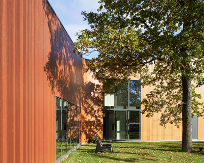 claesson koivisto rune compose red curves in fagerstrom house