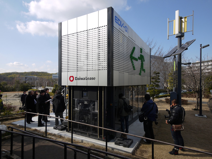 yatsutaka yoshimura's EDV-01 elevates emergency shelter design