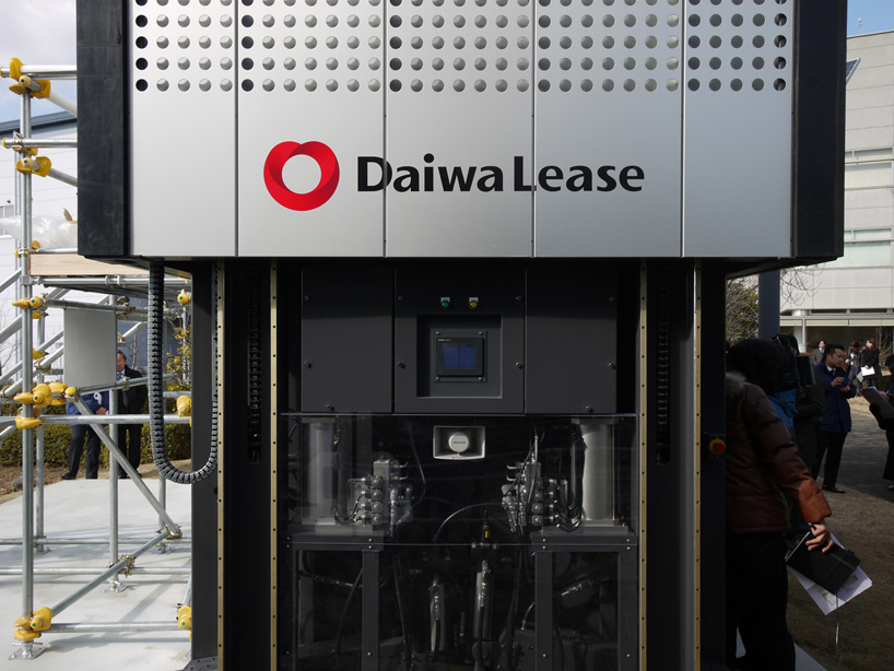 yatsutaka yoshimura's EDV-01 elevates emergency shelter design