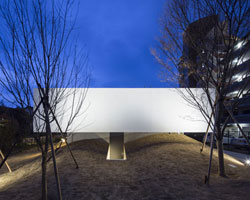 K2-design's flat 40 in japan balances privacy and openness