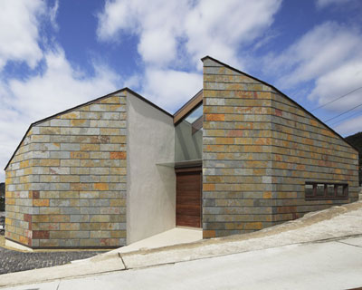 K2-design: uchikami house overlooks the sea in hiroshima