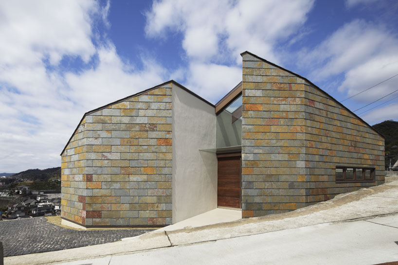 K2-design: uchikami house overlooks the sea in hiroshima
