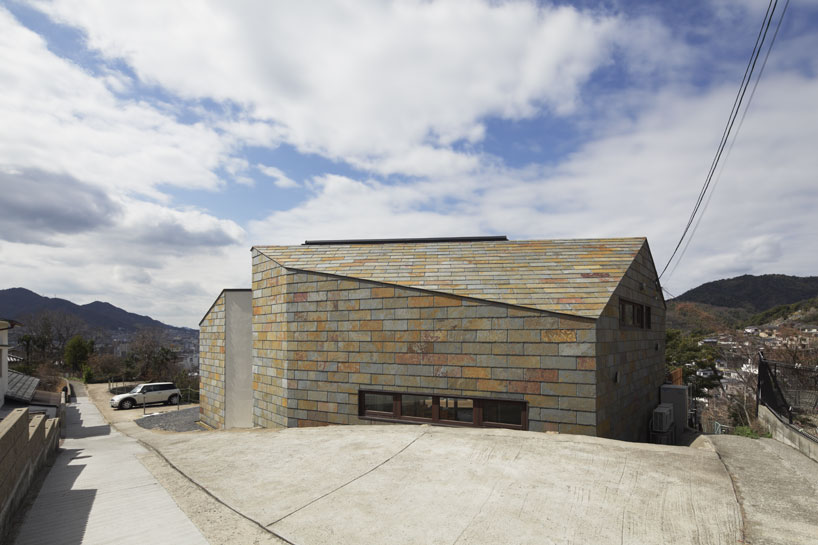 K2-design: uchikami house overlooks the sea in hiroshima