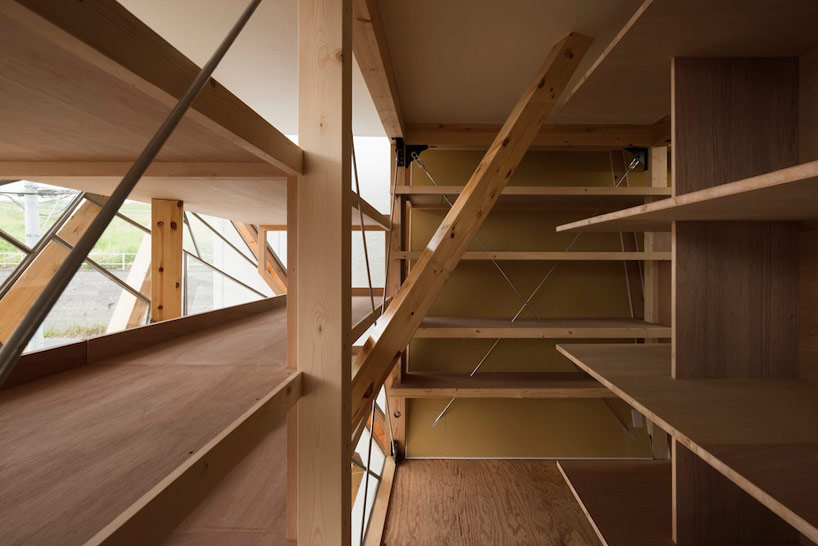 warehouse uses lively wood pillars to express brand identity